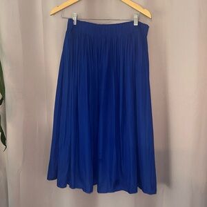 NWT Gap beautiful blue pleated midi skirt